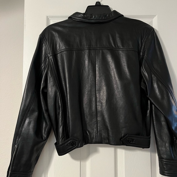 Soft leather jacket size S/M. Fits more on the MEDIUM side - Picture 2 of 2